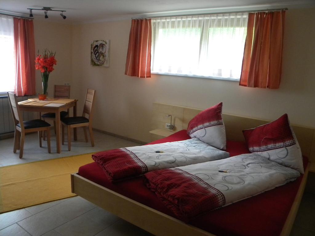 Haus Kinsperger Appartement Klosterle am Arlberg Kamer foto