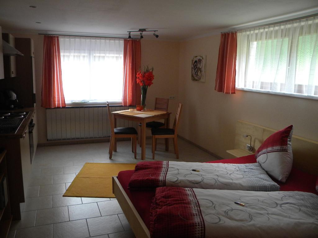 Haus Kinsperger Appartement Klosterle am Arlberg Kamer foto