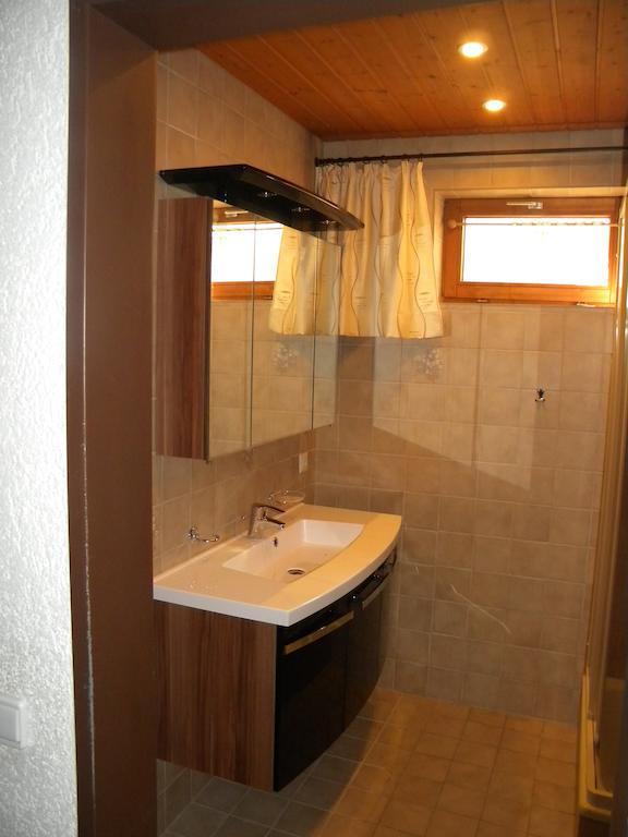 Haus Kinsperger Appartement Klosterle am Arlberg Kamer foto